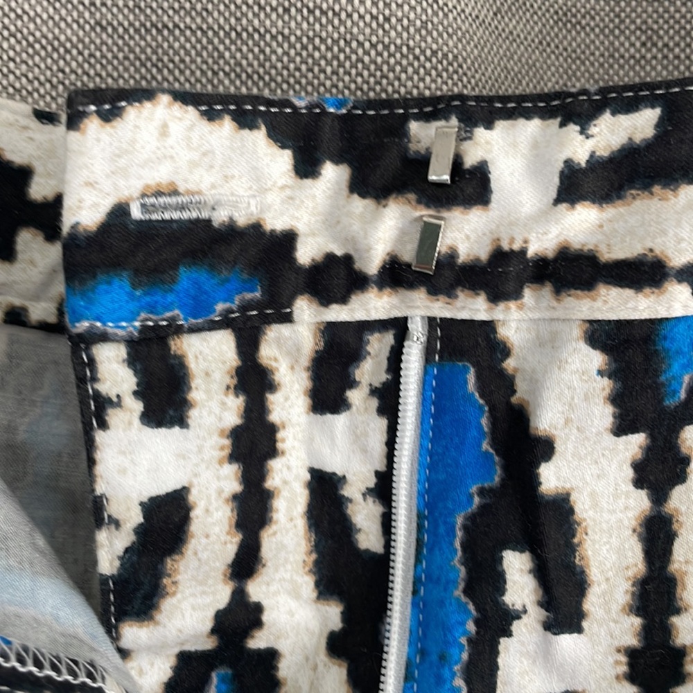 Patterned Shorts - image 3
